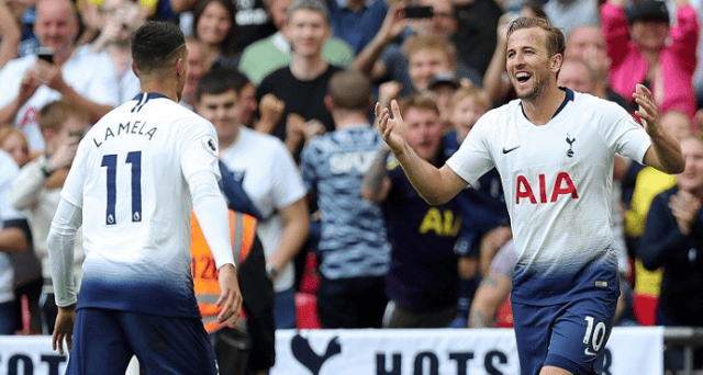 随着球迷参 随着球迷参