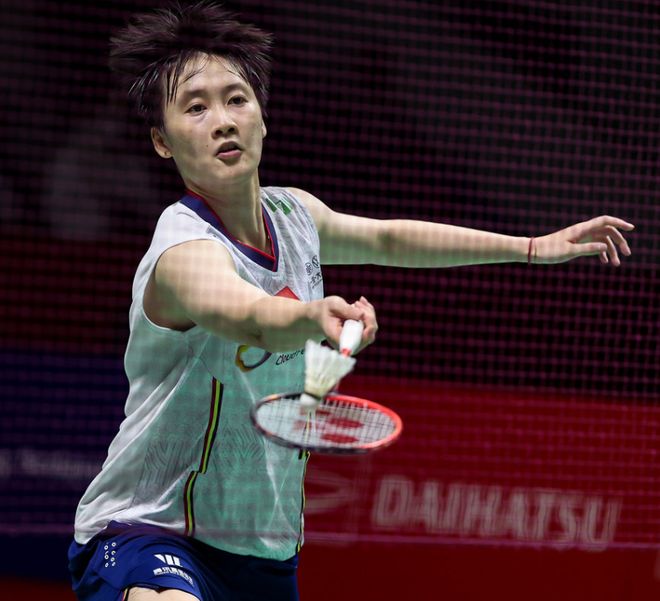 目光逐渐聚 目光逐渐聚