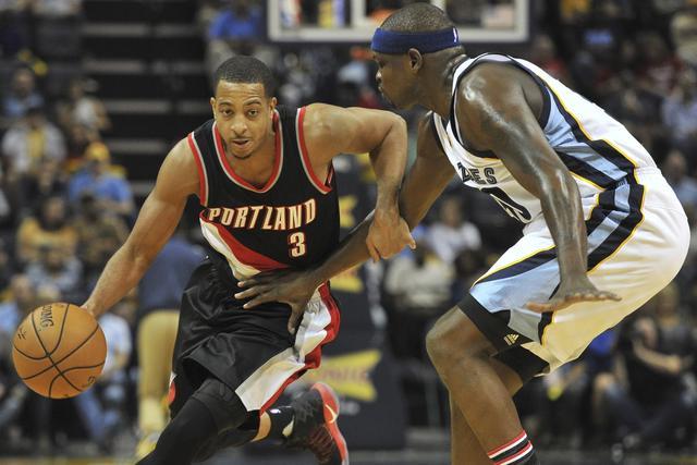 示可以让球 示可以让球